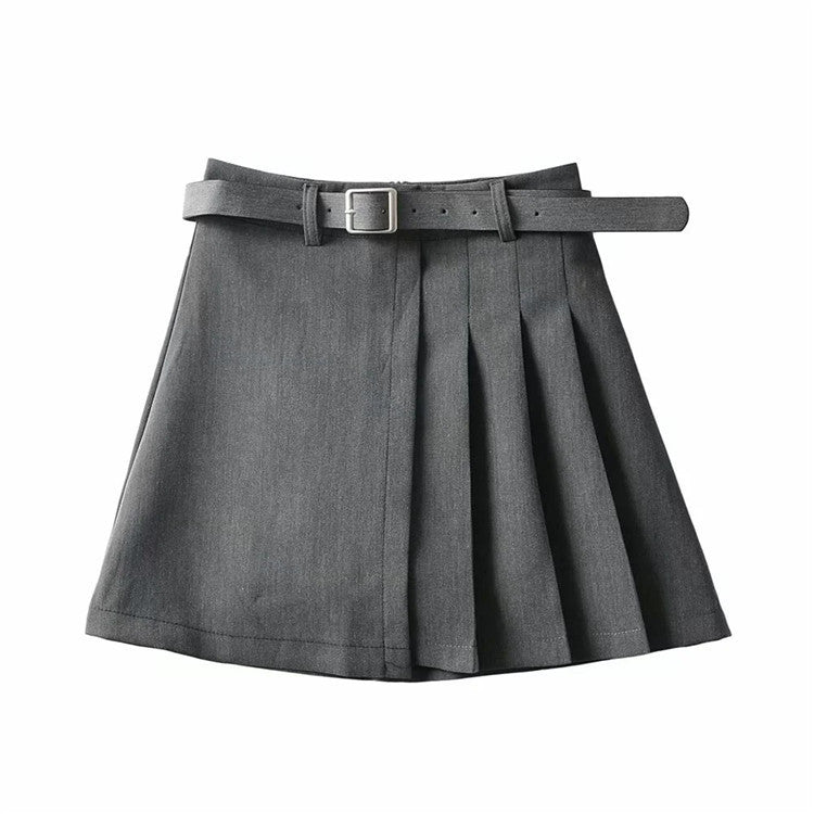 Pleated short skirt