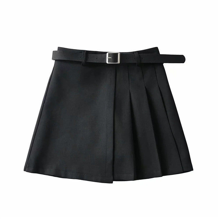 Pleated short skirt